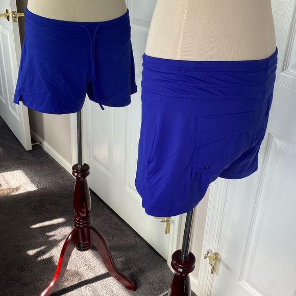 Athleta Fun In The Sun Swim Short 2
Sapphire size small - Picture 1 of 9